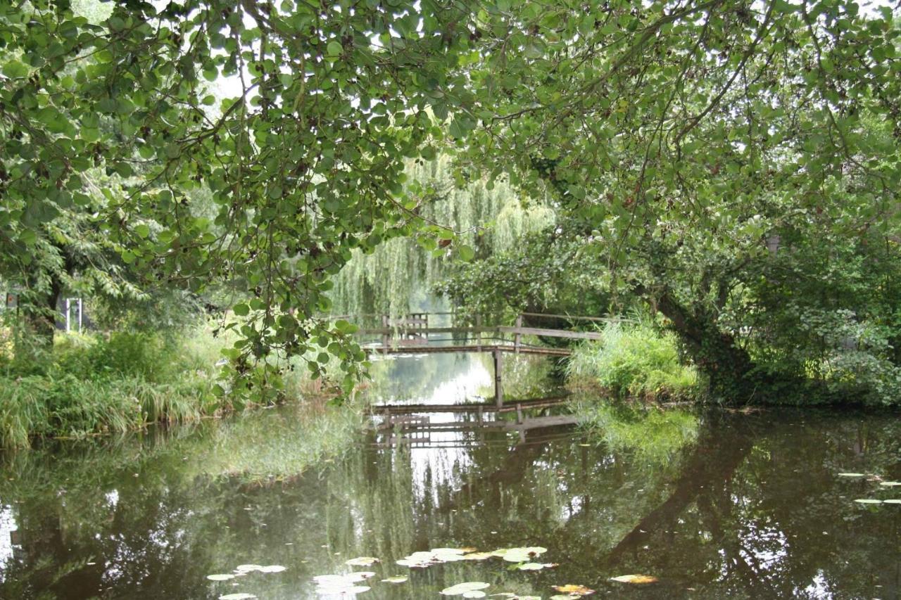 C'Est La Vie Houseboat Hotel Nederhorst den Berg Exterior photo